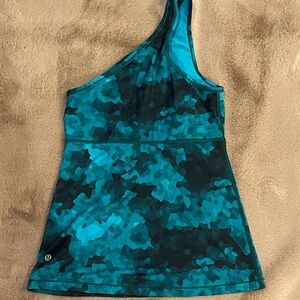 LULULEMON ONE SHOULDER TANK TOP SHIRT 4/6 GREEN TEAL CAMO SWEAT WICKING